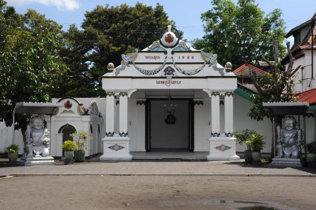 Peti Mas Hotel Yogyakarta Exterior photo